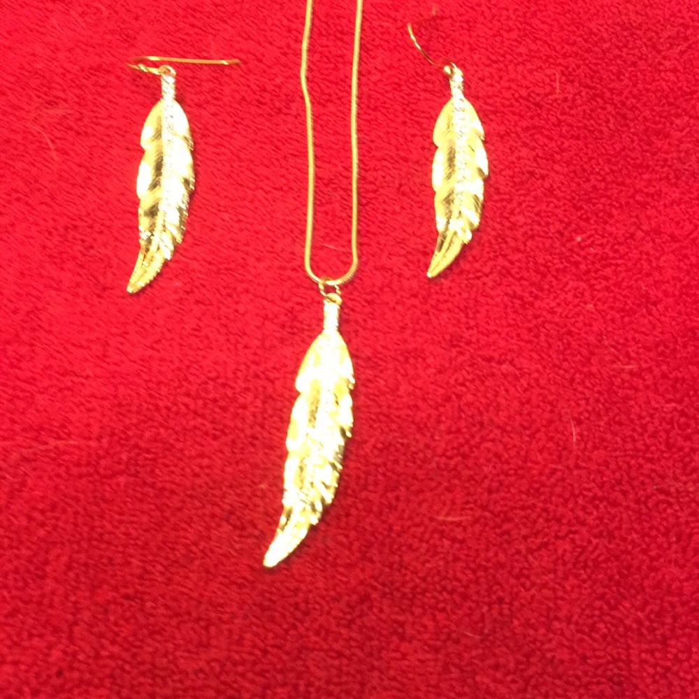 Gold Leaf Necklace & Earring Set